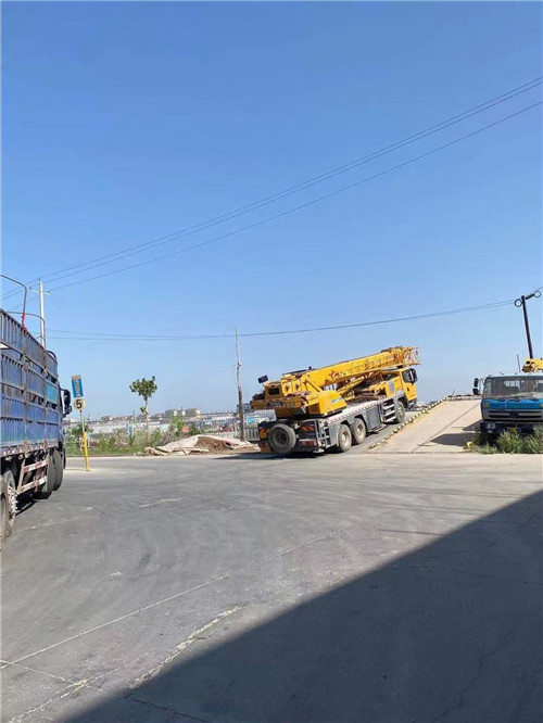 阿里25吨吊车的租赁价格大概是多少？