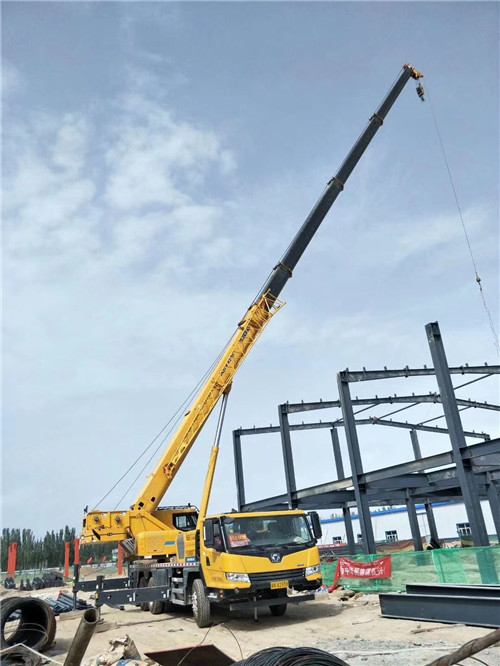 阿里超高层建筑钢结构吊装案例